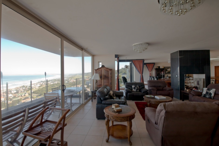 7 Bedroom Property for Sale in Outeniqua Strand Western Cape
